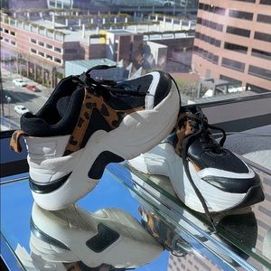 Naked Wolfe EUR38/US8